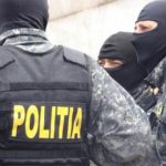 Percheziții la mai multe societăţi comerciale din domeniul comerţului cu produse alimentare, bănuite de evaziune fiscală. 12 tone de carne, confiscate