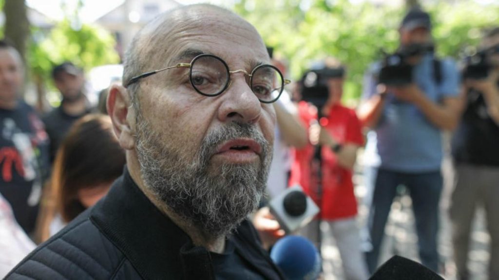 Primăria condusă de Piedone a încredințat securitatea informatică unei firme-fantomă care vindea piese de strung. Suma uriașă cerută de hackeri un an mai târziu 
