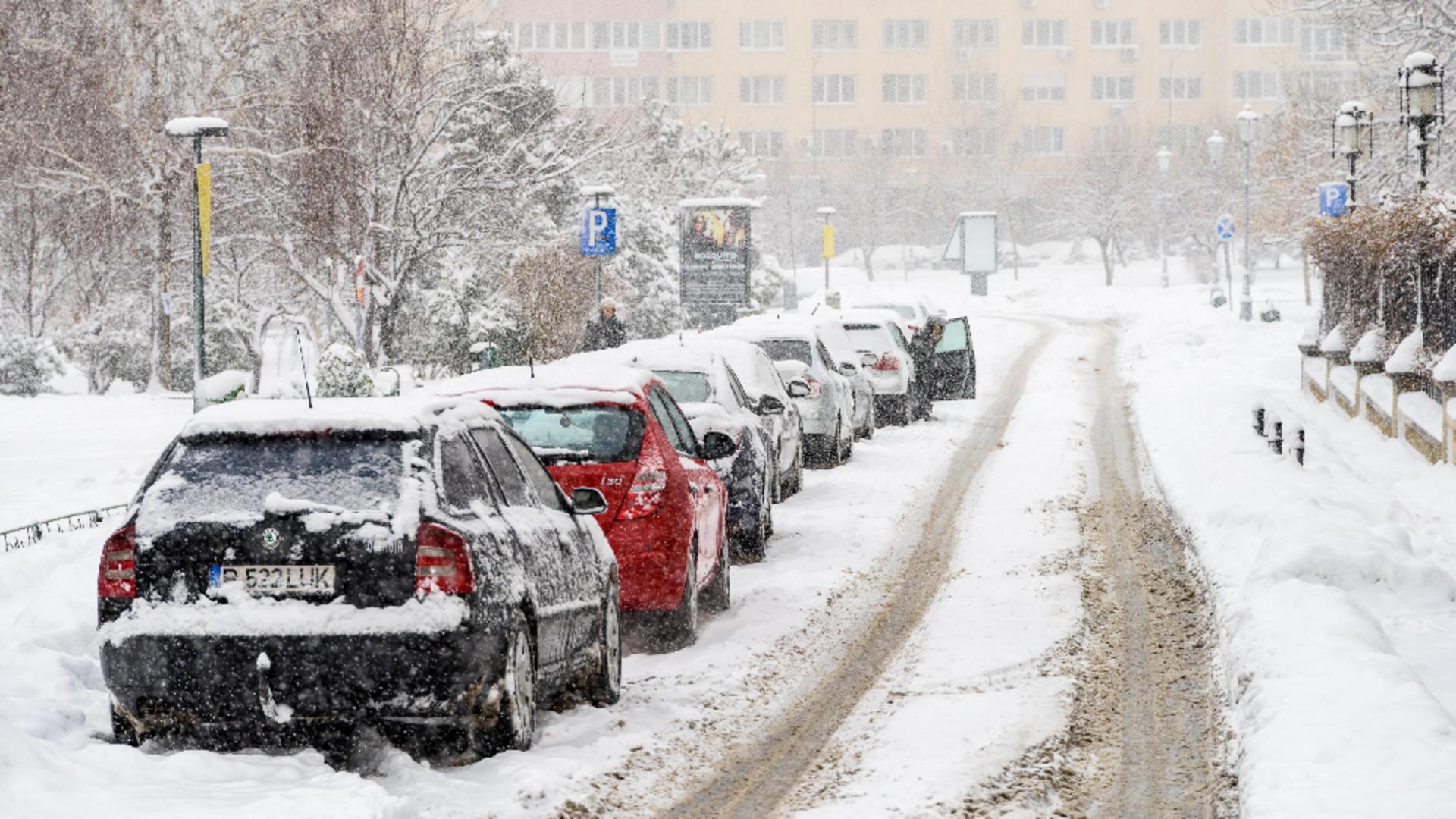 Haos în Capitală din cauza zăpezii: Nicușor Dan își pregătește campania la căldură. Ce spun bucureștenii