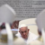 Papa Francisc rămâne internat în spital și săptămâna viitoare. ”Nu este în afara pericolului”