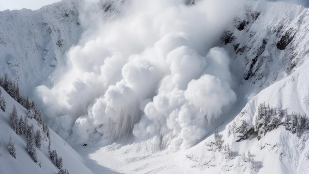 Risc uriaș de AVALANȘĂ în Munții Carpaţi! Salvamontiștii trag un semnal de alarmă
