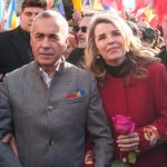 Cristela Georgescu a sosit la Parchetul General pentru a fi alături de Călin Georgescu: ”Este o mascaradă, un spectacol al cătușelor”