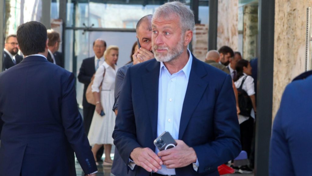 Decizie radicală. Putin îl exclude pe miliardarul Abramovici din echipa de negocieri pentru pacea din Ucraina