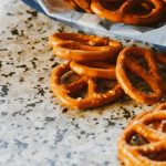 Ce afecțiuni poate ascunde pofta de SĂRAT. Când ar trebui să te alarmeze acest lucru?