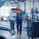 Cele mai folosite miniciuni ale mecanicilor auto. Cum sunt păcăliți șoferii să scoată mai mulți bani din buzunar