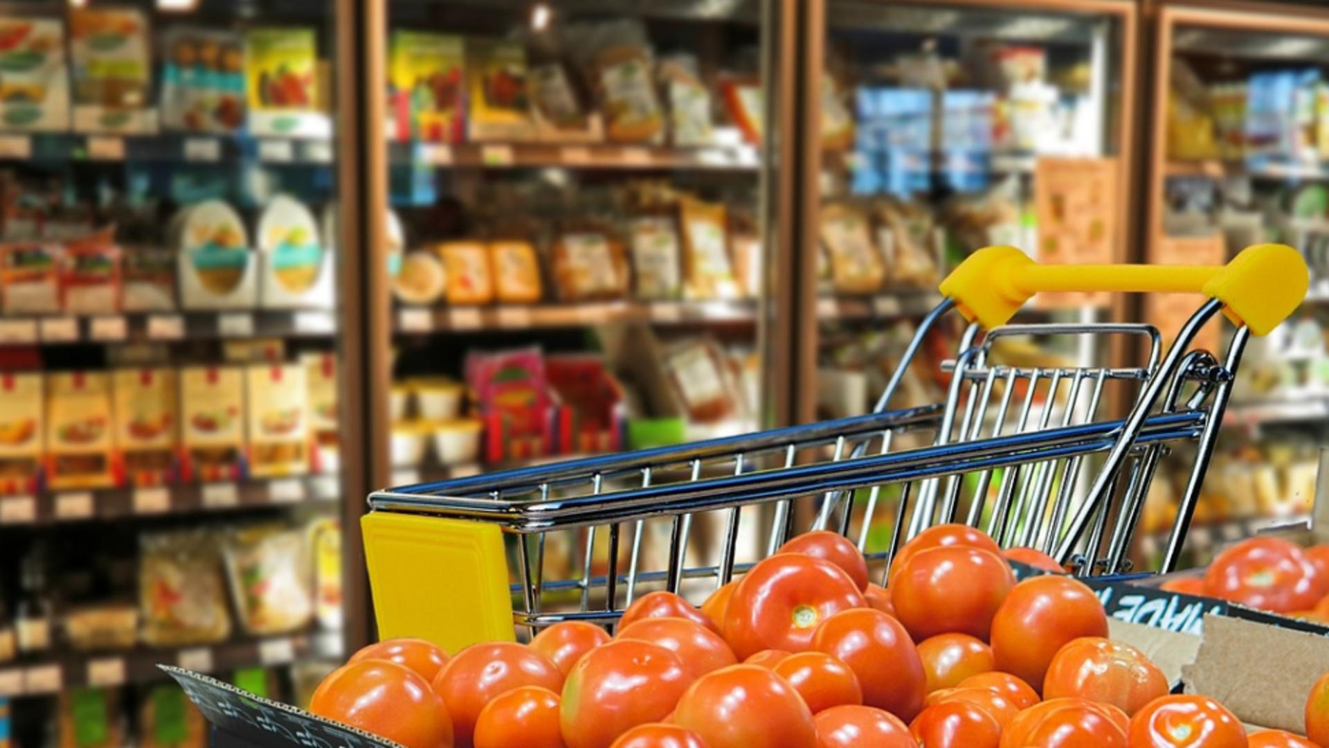 Noi SCHIMBĂRI în supermarketuri. Revine practica din anii `80-90 pe care mulți români nu o cunosc