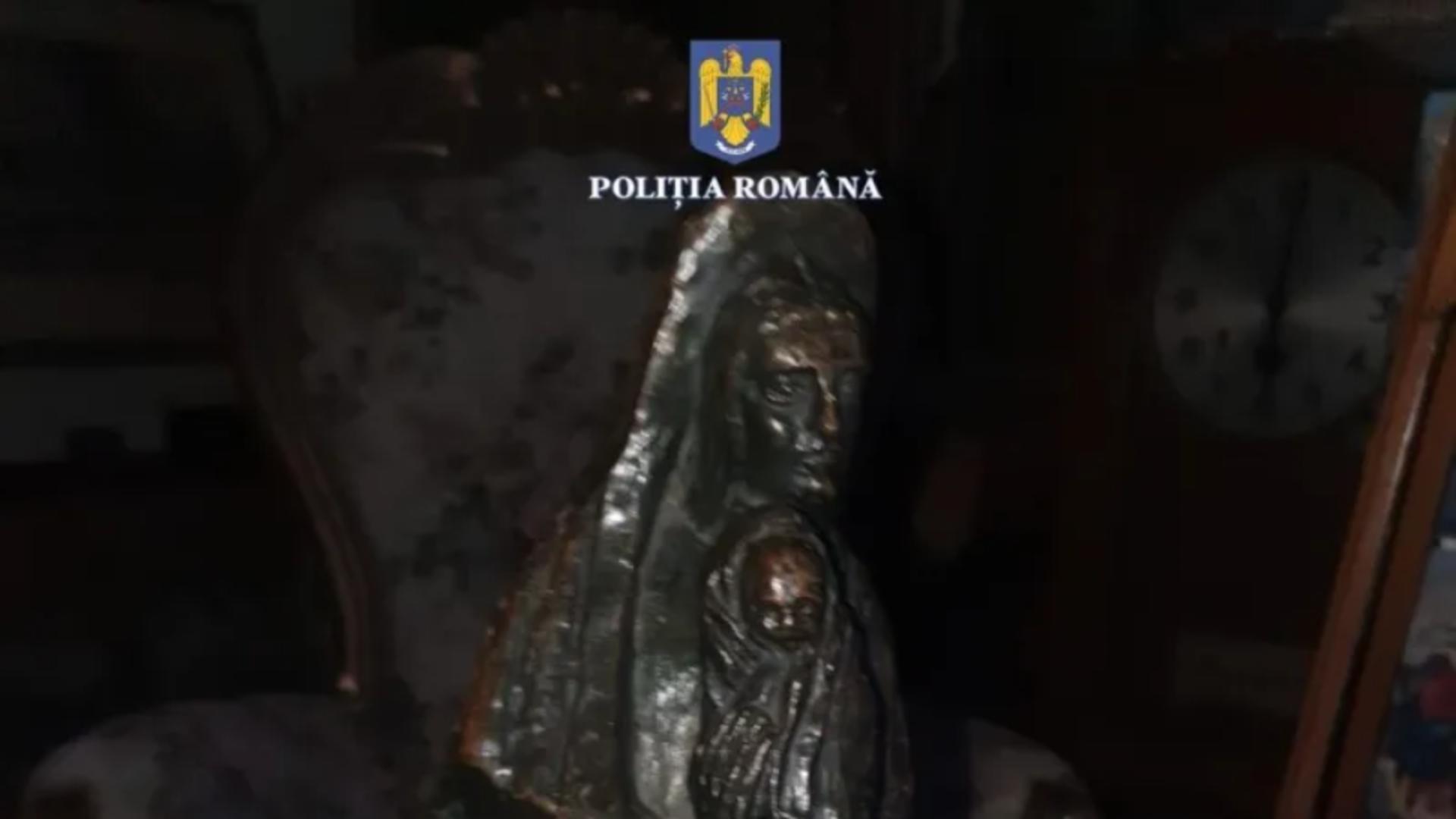 O statuetă în valoare de mii de euro, descoperită la Constanța. Obiectul de artă a fost furat din Franța în urmă cu 7 ani: cum i-au dat de urmă polițiștii