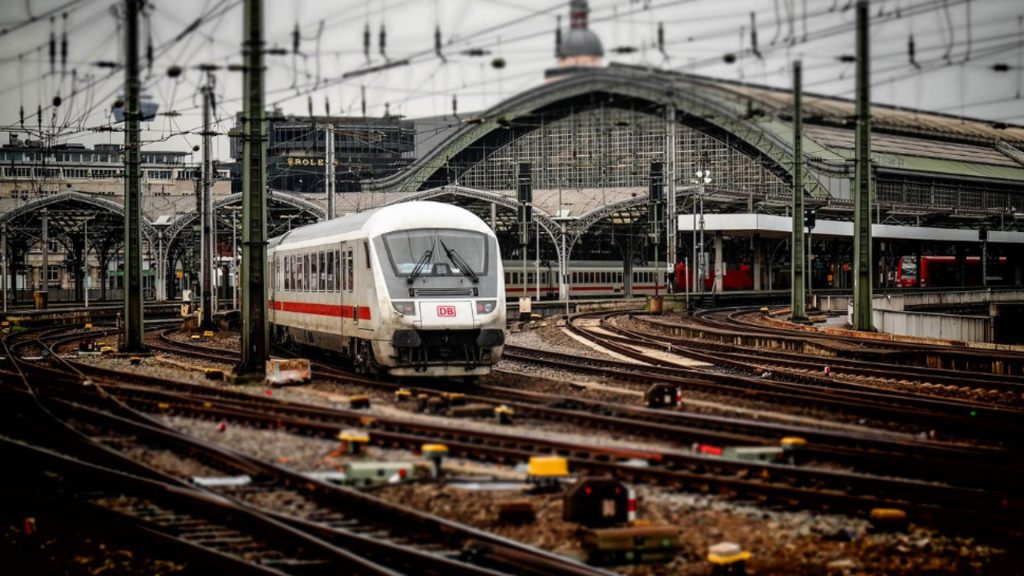 Momente de panică maximă! Un pensionar a dat foc la tren. A vrut să-și prepare cafeaua la…aragazul de voiaj!
