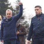 Călin Georgescu: „Vor să-mi BLOCHEZE candidatura”. Apelul către miile de români prezenți în Piața Victoriei din Capitală