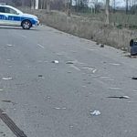 Accident rutier fatal! Un bărbat a MURIT după ce s-a izbit cu mopedul de o autoutilitară. Ieșise din casă pentru a aduna PET-uri goale