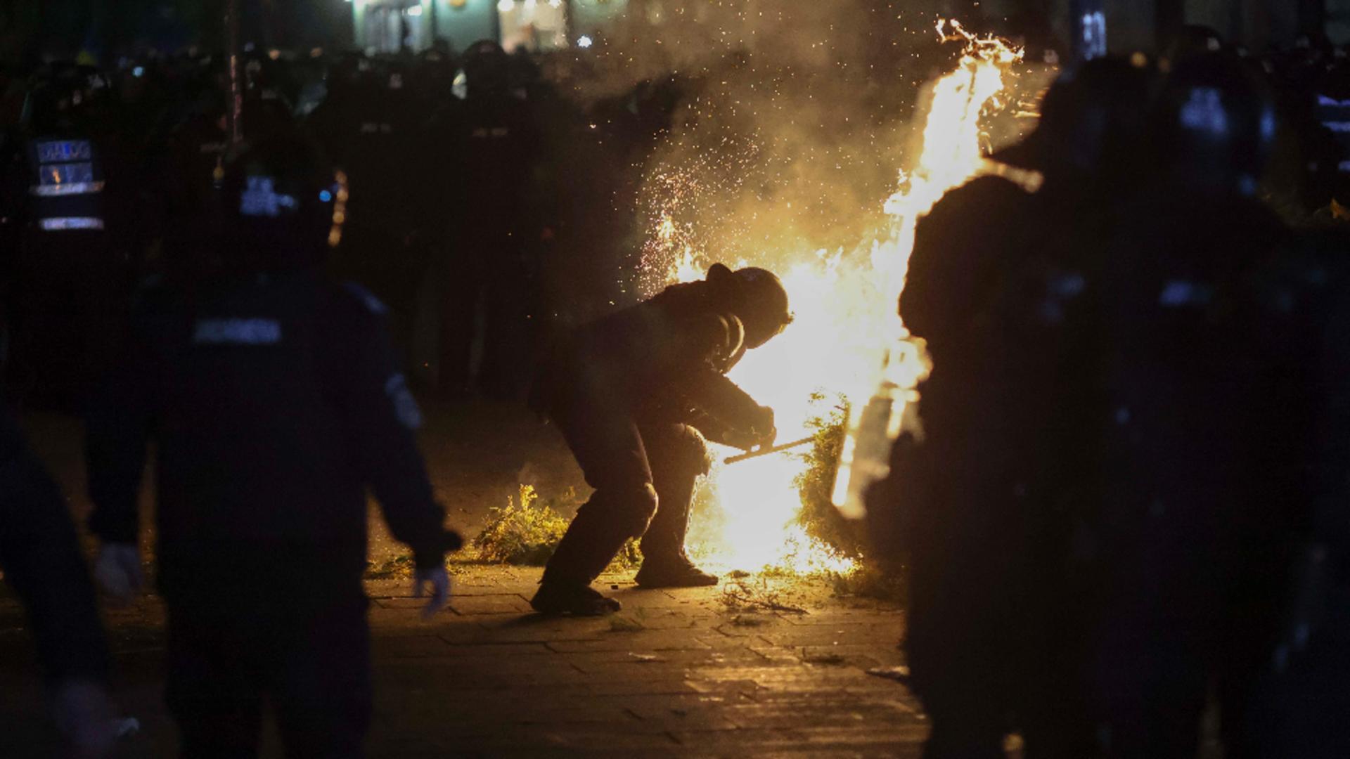 Ilie Bolojan, mesaj pentru protestatarii de la CCR: „Sfatul meu pentru toţi cei care incită la violenţă ar fi să se oprească”