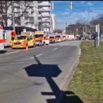Alertă în Germania. Un autoturism a intrat într-un grup de oameni. O persoană a murit, alte câteva sunt rănite – VIDEO
