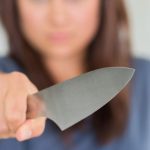 Trei adolescente au încercat să-și ucidă mama. Motivul este halucinant