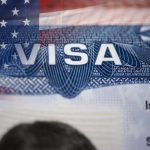 Lovitură dură pentru români. Trump ar putea bloca Visa Waiver, după anularea alegerilor și arestarea lui Călin Georgescu