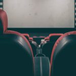 Un spectator revoltat a dat cinematograful în judecată pentru că rula prea multe reclame înainte de începerea filmului. Ce despăgubiri va primi