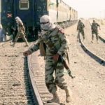 Tren cu peste 400 de persoane, deturnat în Pakistan: 155 de pasageri salvaţi, alţii sunt ţinuţi ostatici. 27 dintre terorişti ar fi fost ucişi 