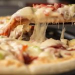 Cel mai bun aluat de pizza cu doar două ingrediente. Gata în 3-4 minute, va încânta orice gurmand prin frăgezimea sa