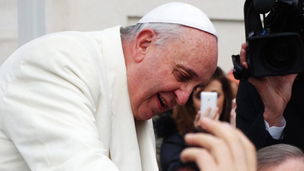 Papa Francisc cere încetarea bombardamentelor din Fâșia Gaza, după externarea din spital