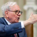  Warren Buffet critică creșterea tarifelor anunţate de Trump: „Sunt într-o anumită măsură, un act de război”