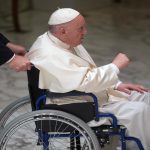 Vaticanul anunță că starea de sănătate a Papei Francisc s-a înrăutățit semnificativ. Medicii au reluat ventilația mecanică