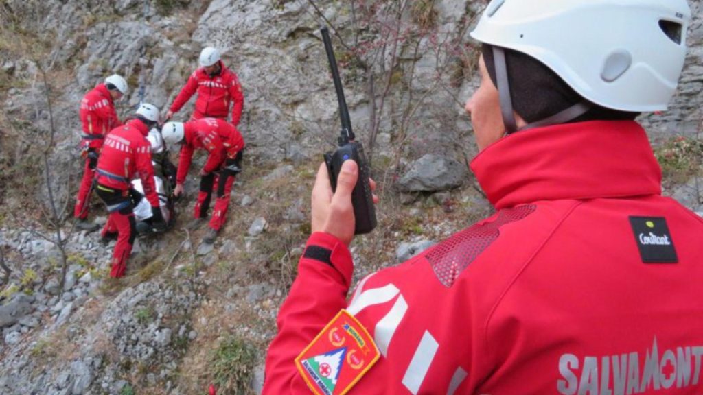 Trei ucraineni, rătăciţi în munţi, căutați de salvamontiştii din Maramureş. Aceștia au probleme medicale, neavând apă şi provizii