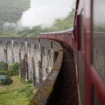 Turistă grav rănită după un selfie periculos din tren. Cum s-a produs tragedia