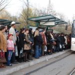 Circulația tramvaiului 41, blocată. Un șofer s-a proptit în burduf