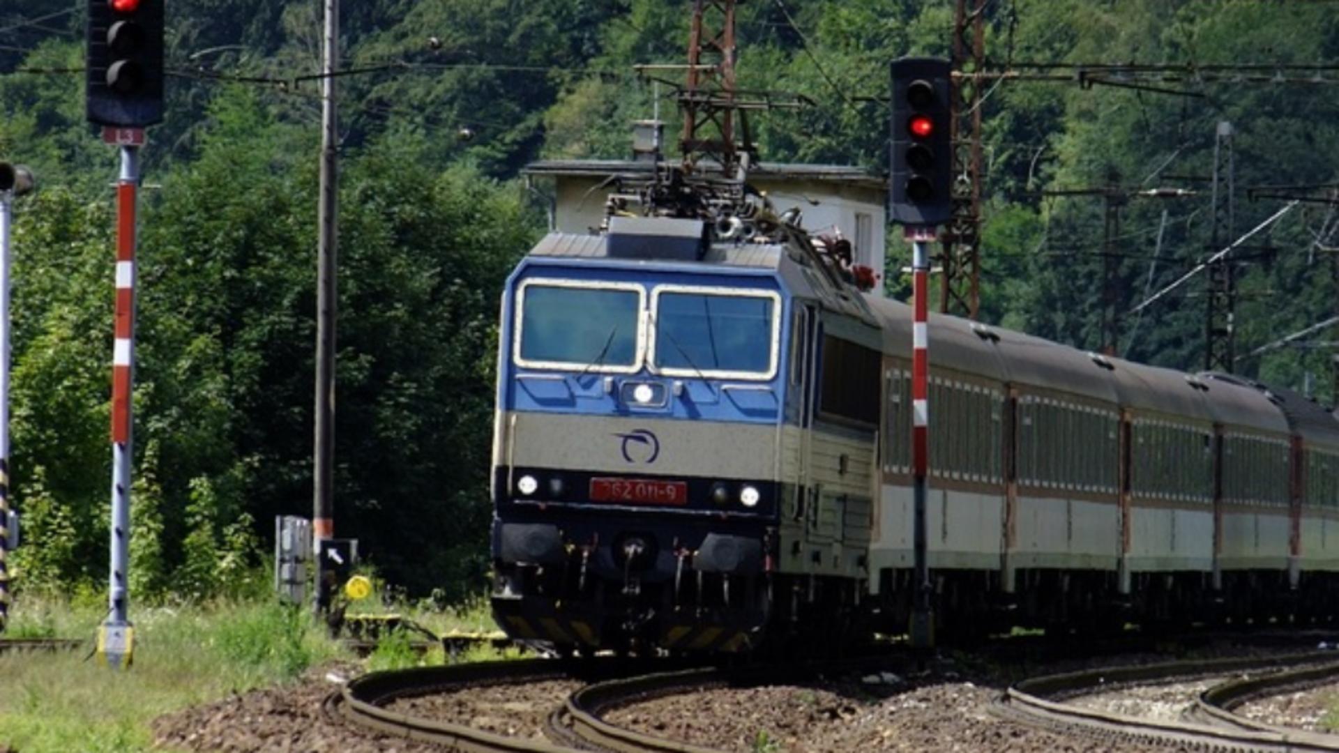 Tren atacat cu pietre între București și Ploiești. Cursele au fost anulate