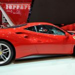 Test drive dezastruos: un bărbat a distrus un Ferrari de 440.000 de euro pe o autostradă din Germania înainte să-l cumpere