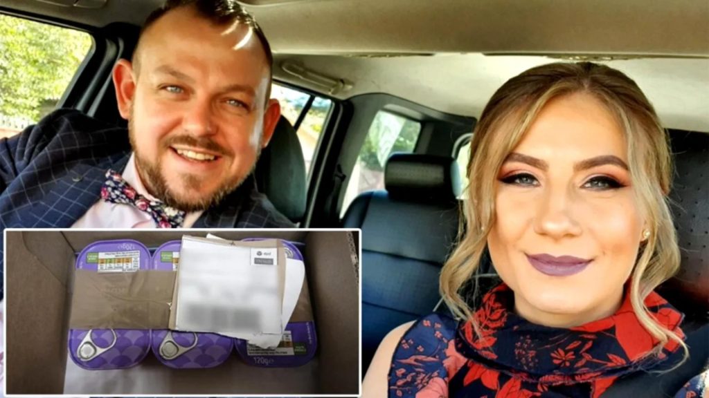 Experiență incredibilă: o româncă a returnat un telefon mobil comandat online și a primit în schimb trei conserve cu sardine