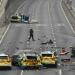 Accident rutier CUMPLIT: șapte polițiști răniți și patru autospeciale distruse în încercarea de a opri un BMW