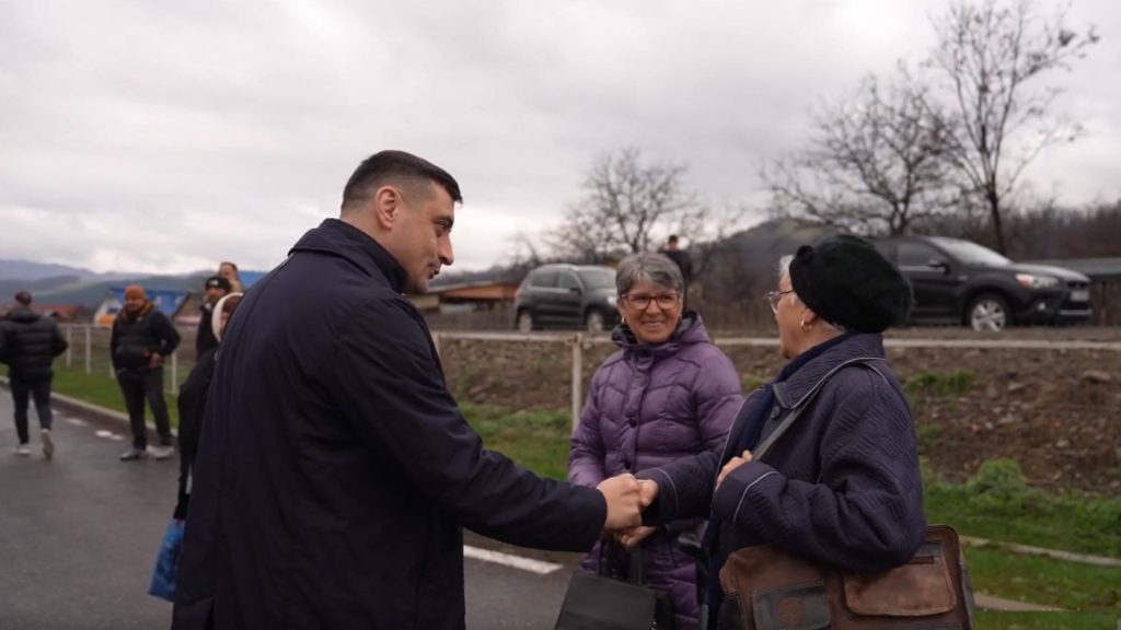 Liderul suveranist George Simion a ajuns în mijlocul oamenilor. Mesaj crucial înainte de debutul campaniei electorale – VIDEO
