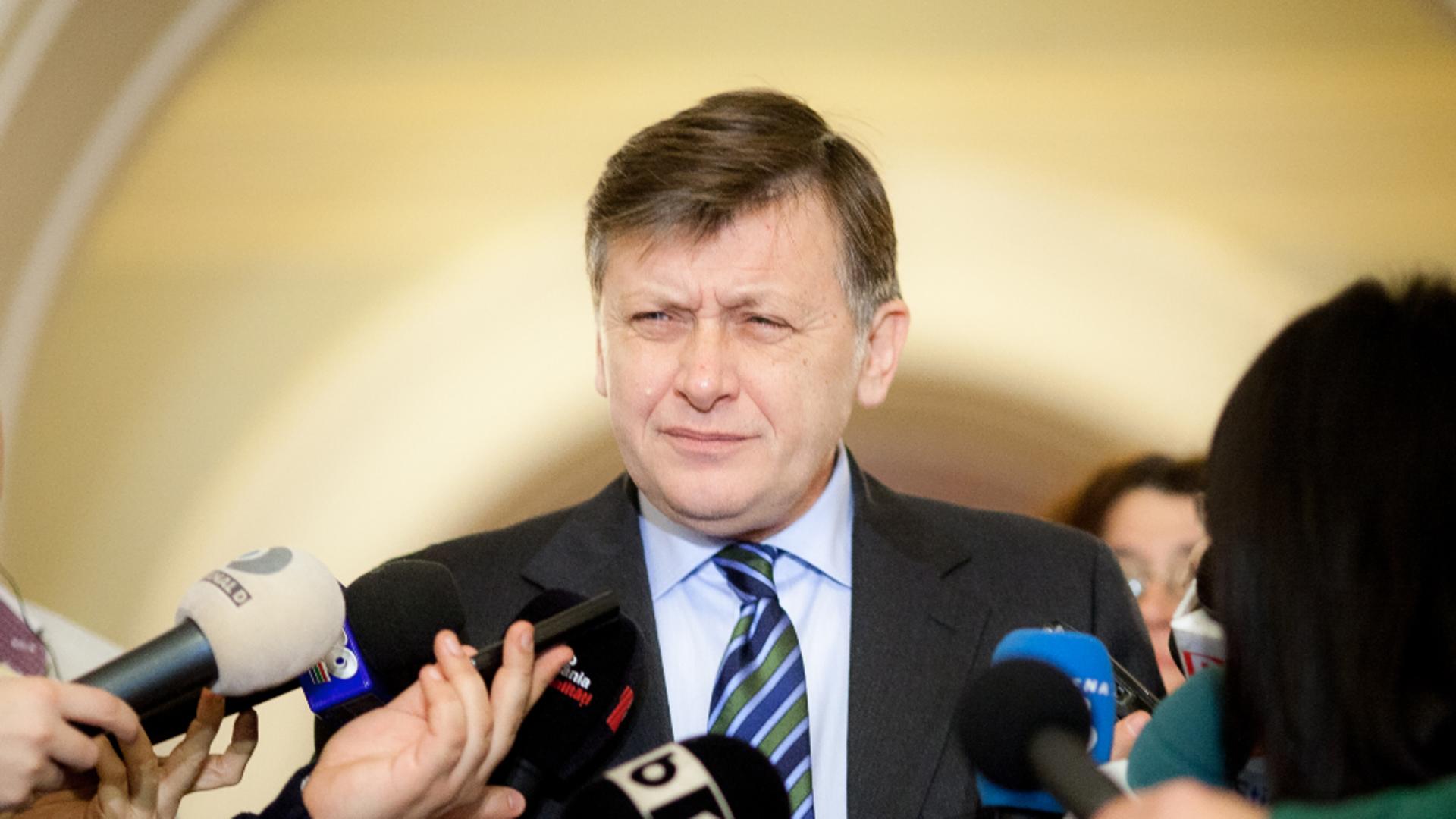 Crin Antonescu: ”Politica externă este în impas, nu guvernul e de vină. Blocajul se va rezolva după alegeri”