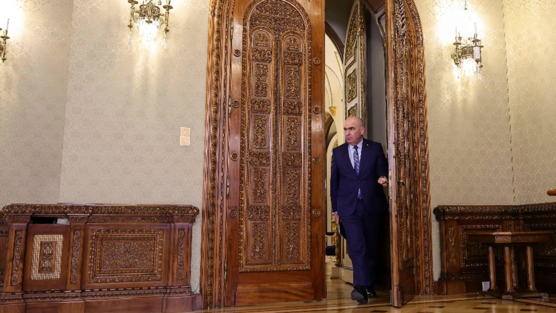 Tensiuni între președinte și premier. Protejații lui Bolojan, de neclintit din pozițiile de diplomați