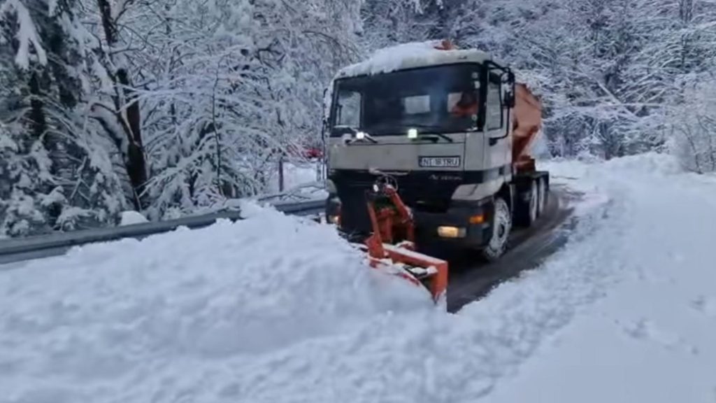 Vremea de iarnă a făcut prăpăd în țara. Care sunt zonele afectate în continuare și ce spun meteorologii? VIDEO