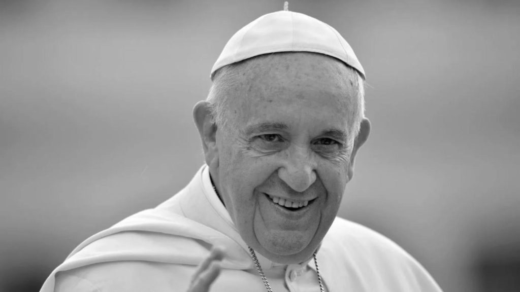 Papa Francisc, supranumit „Papa poporului”, și-a dedicat viața cauzelor drepte