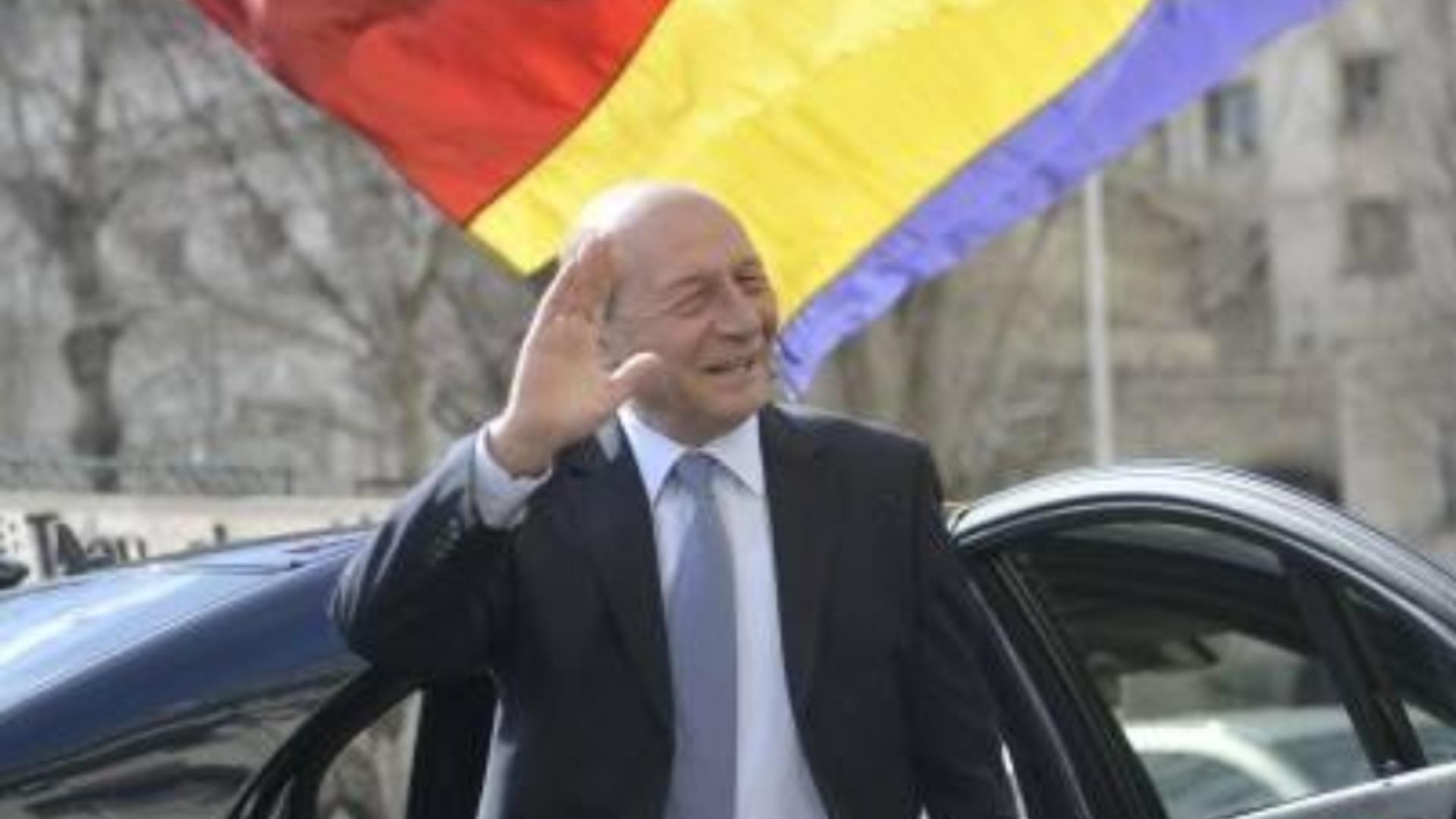 Traian Băsescu: „Singurul lucru pe care domnul Ciolacu îl mai poate face pentru ţară este să demisioneze”