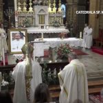 Ceremonie impresionantă la București în memoria Papei Francisc. Rugăciuni în întreaga lume pentru odihna veșnică a Suveranului Pontif