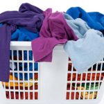 Ingredientul de doar 2 lei care elimină mirosurile neplăcute din coșul cu rufe murdare. Cu siguranță îl ai în casă