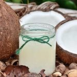 Sfârșit CUMPLIT pentru un bărbat de 69 de ani! A MURIT după ce a deschis o nucă de cocos