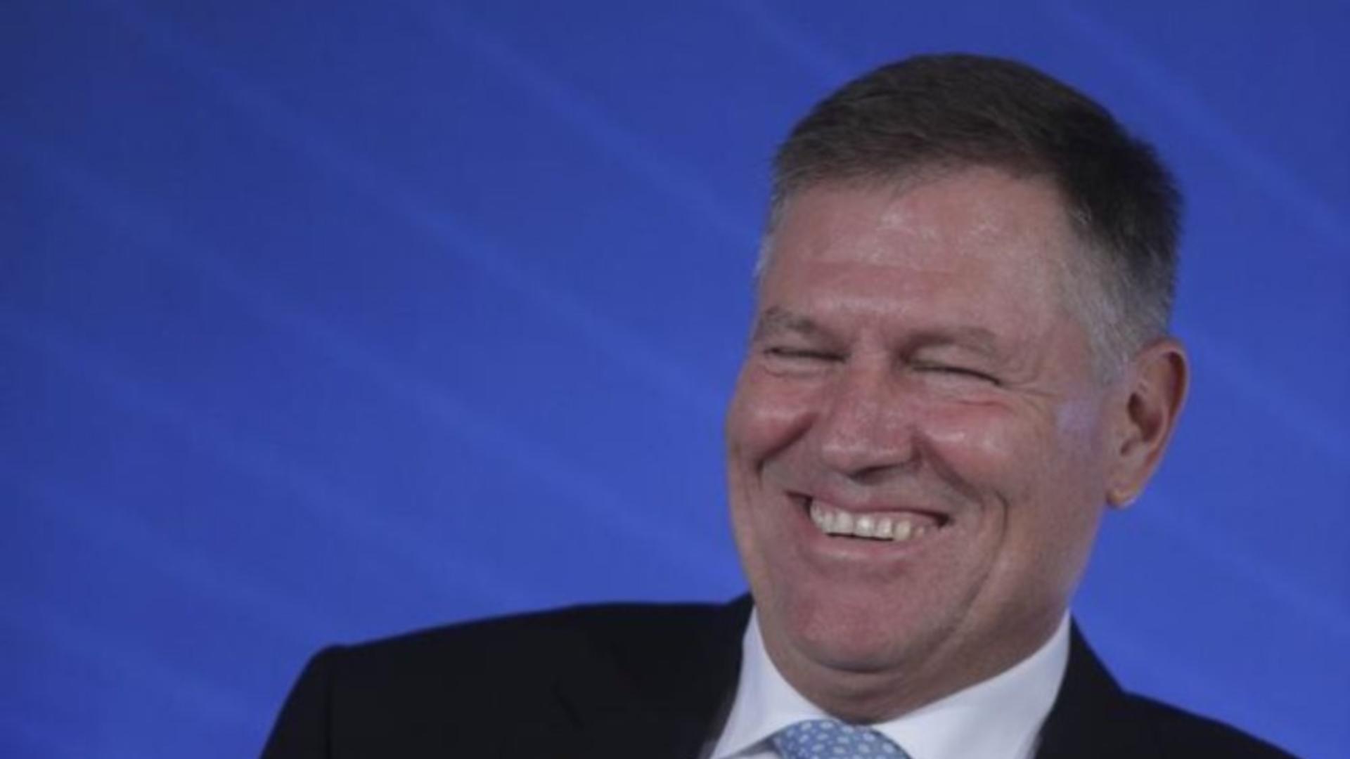 Pe ce a mai cheltuit banii faraonul Iohannis, în ultimele zile de la Cotroceni: a dat aproape 700.000 de lei pe un singur zbor cu avionul la Bruxelles