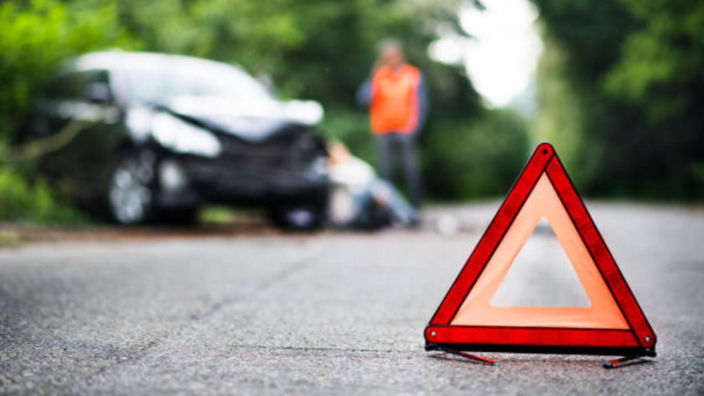 Accident grav în Sibiu! Victimele sunt o femeie și doi copii după ce mașina lor a lovit un cap de pod