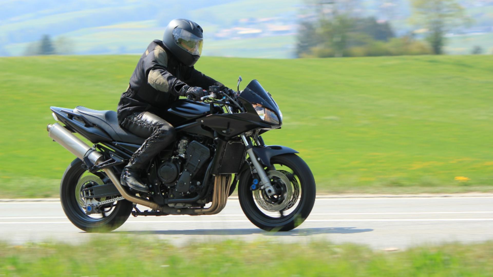 Intervenție contracronometru în județul Alba, după ce un motociclist a fost lovit de fulger