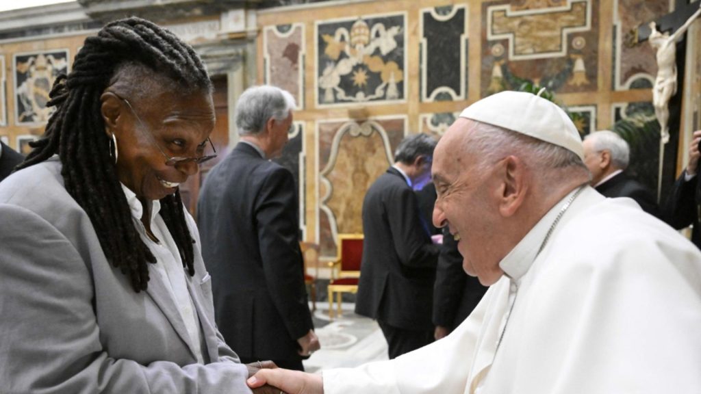 Cele mai tari bancuri spuse de Papa Francisc. Prin umor și autoironie, reușea să alunge tristețea multor credincioși