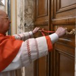 Apartamentele Papei Francisc au fost sigilate după moartea acestuia