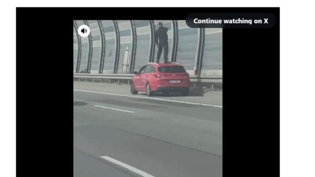 Un tânăr drogat s-a gândit că poate conduce mașina de pe…plafon! VIDEO