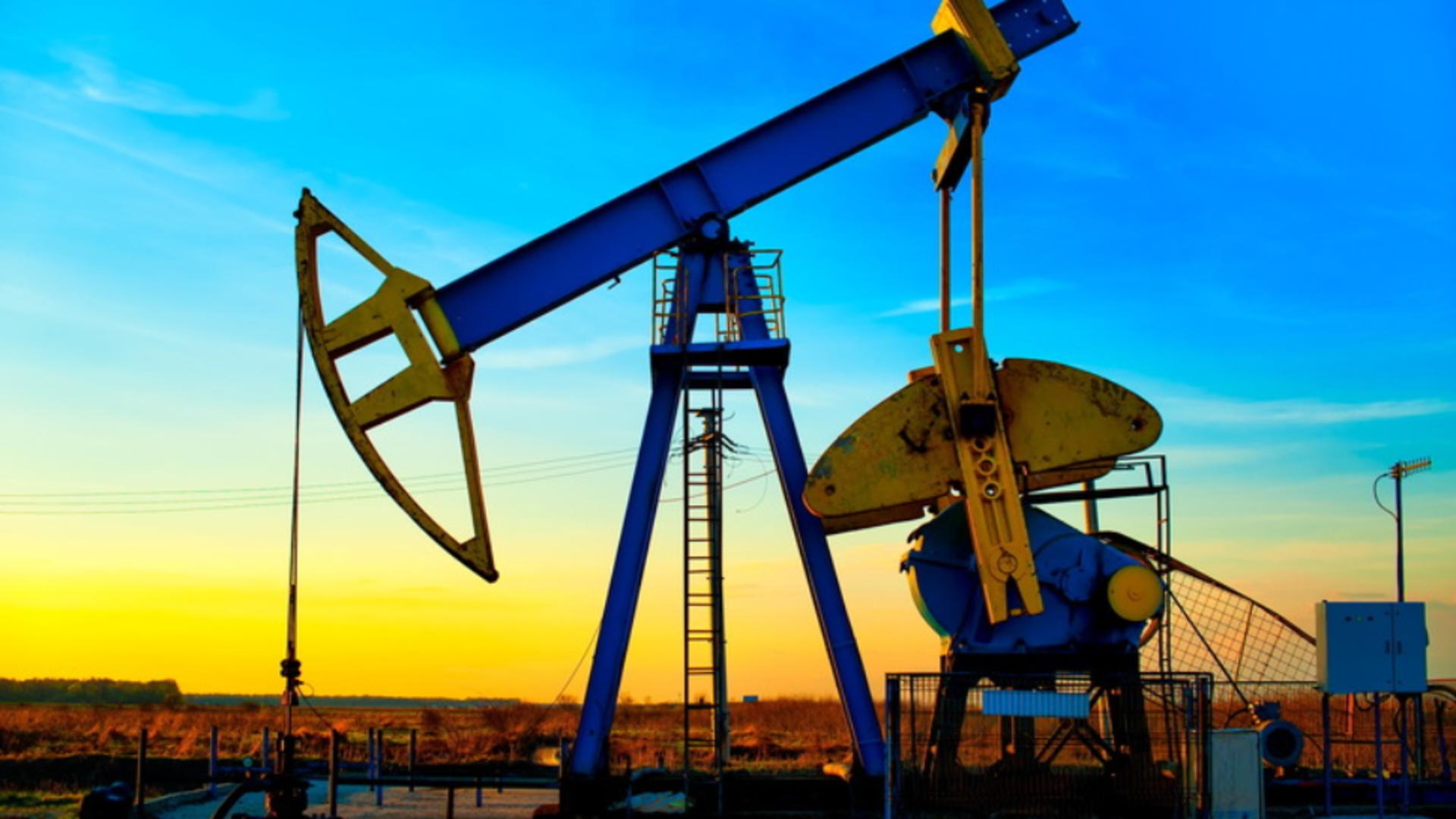 Prețurile petrolului se prăbușesc spre cel mai scăzut nivel din ultimii patru ani, după ce China a anunțat tarife împotriva SUA