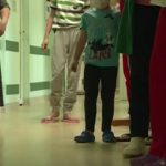 Fetiță de 7 ani, internată de urgență cu meningită. Cursuri oprite la școală