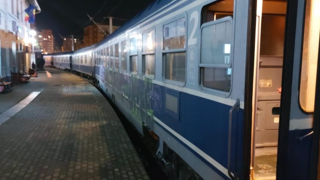 Austeritate pentru angajați, belșug pentru șefii CFR Călători. Scad salariile obișnuite, dar cresc indemnizațiile de conducere