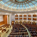 „România Nu Este de Vânzare”: Opoziția depune, astăzi, în Parlament moțiune împotriva Guvernului Bolojan